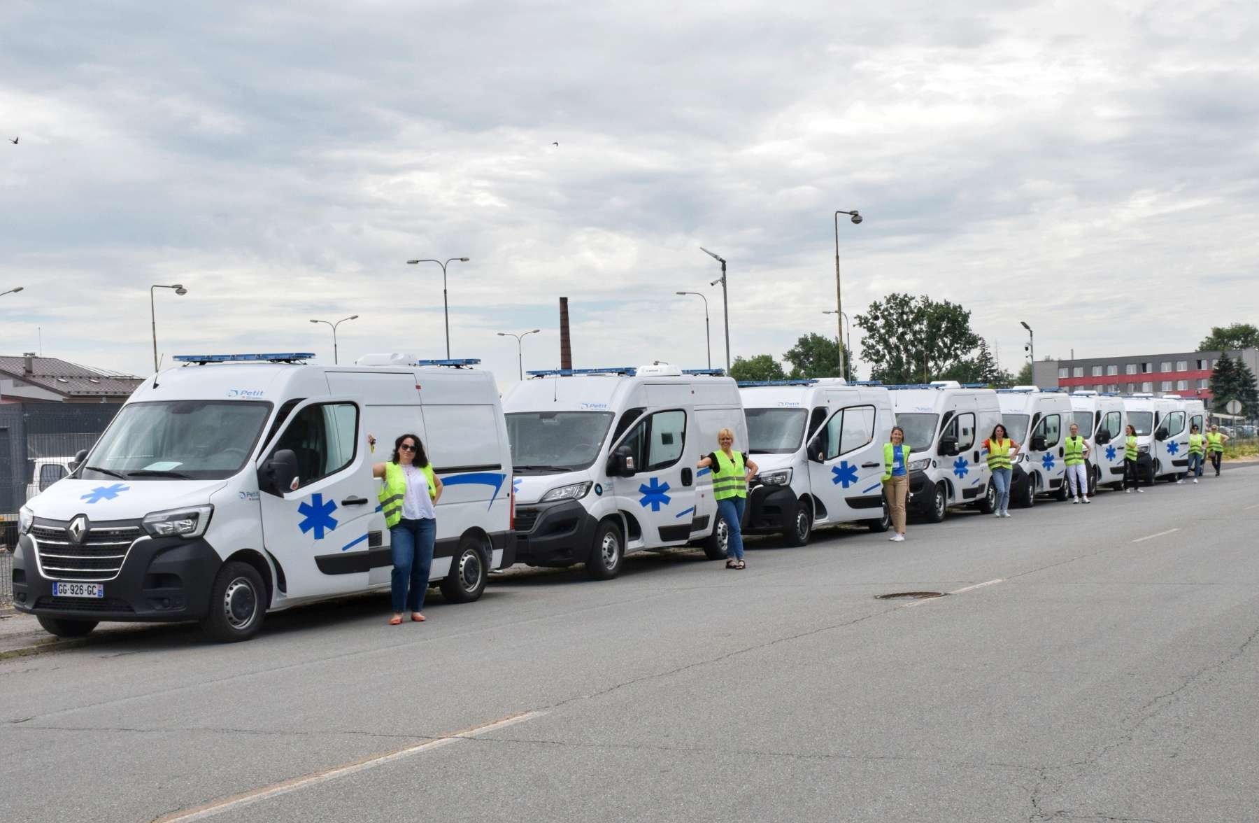 A short history of great work resulting in delivery of 11 ambulances to Ukraine