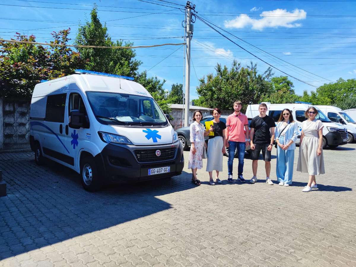 A short history of great work resulting in delivery of 11 ambulances to Ukraine