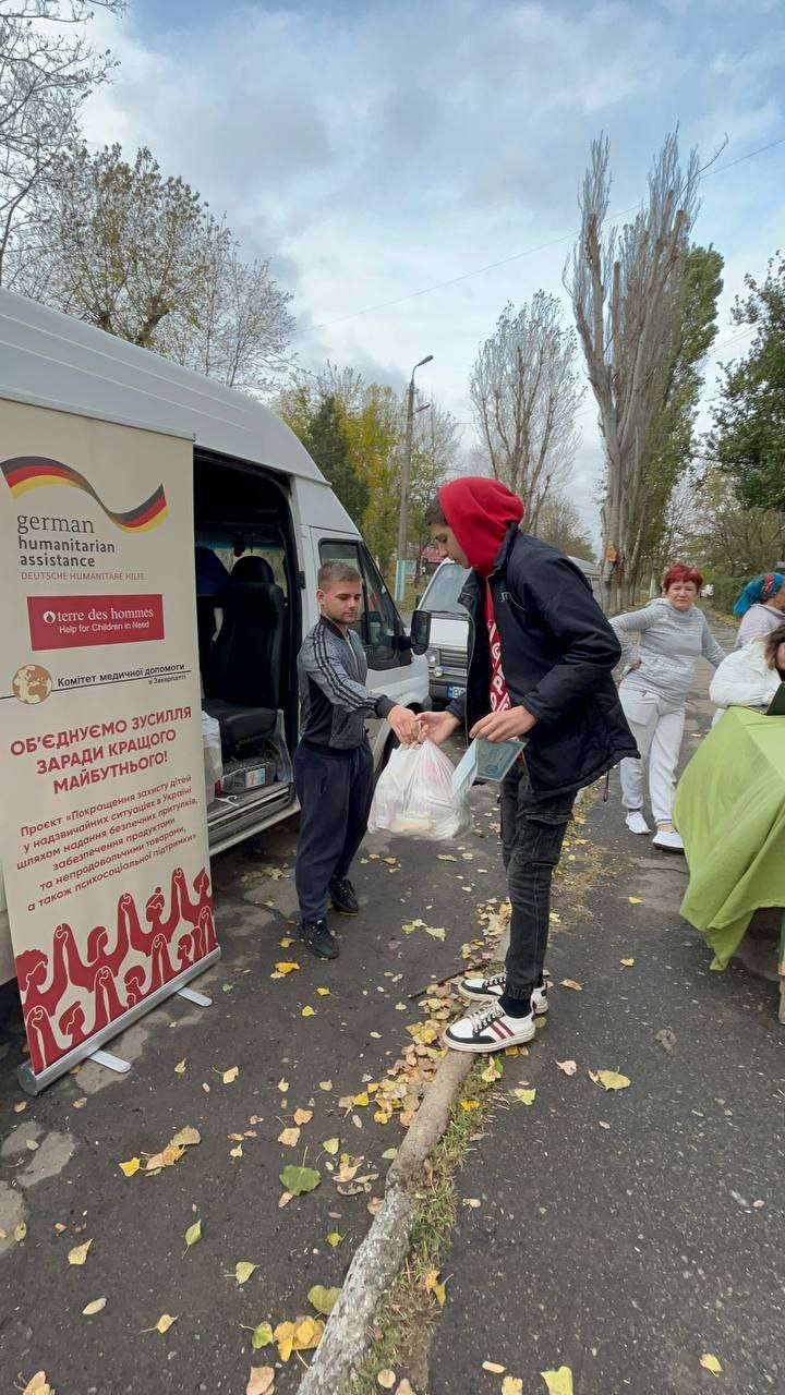 Helping civilians in Kherson region