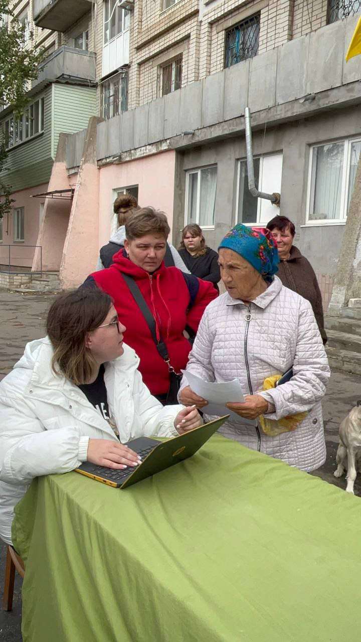 Helping civilians in Kherson region