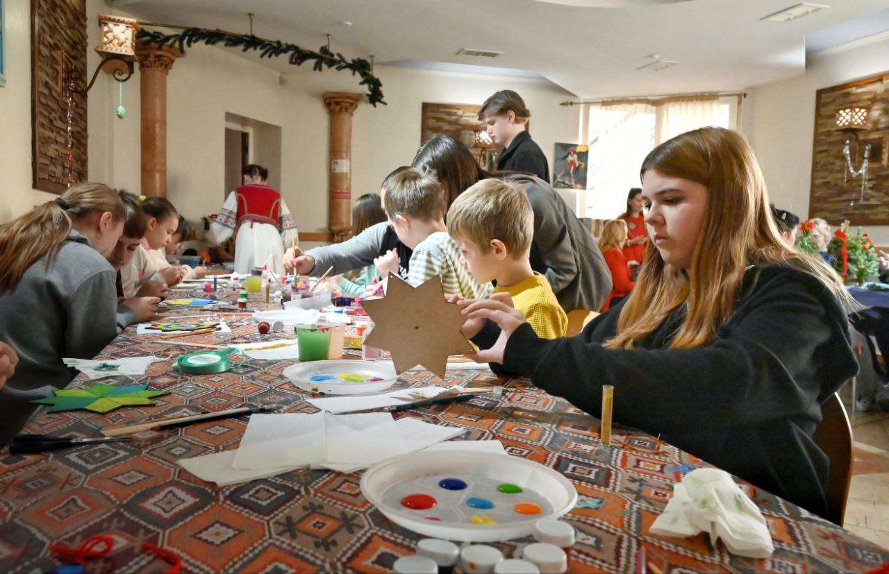 "PrykhystOK" hosts Christmas workshops