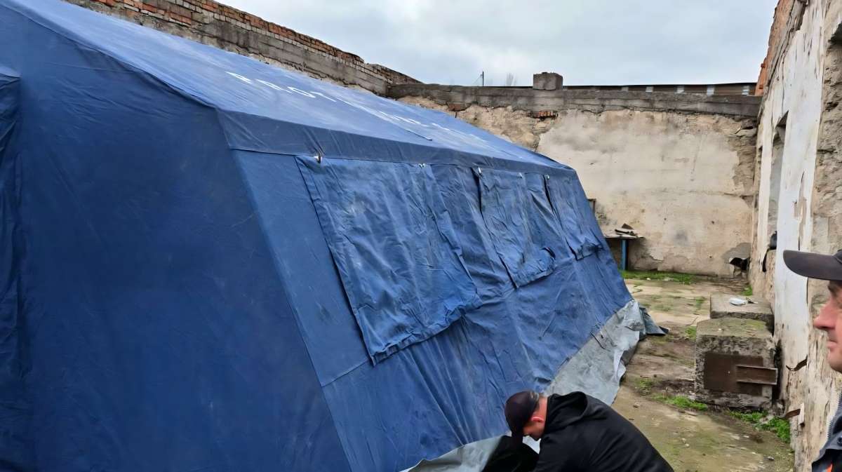 Це могло б бути велике наметове містечко, але…