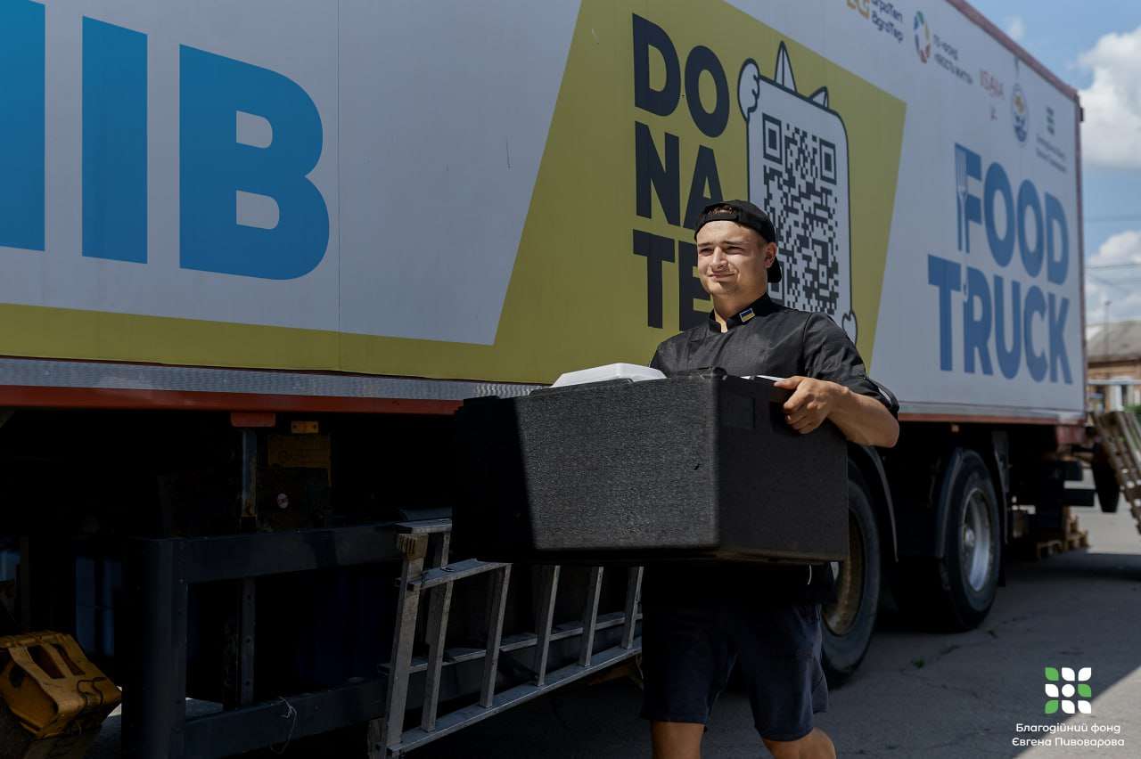 Понад 460 тисяч порцій гарячих обідів приготувала команда фудтрака у 2025 році