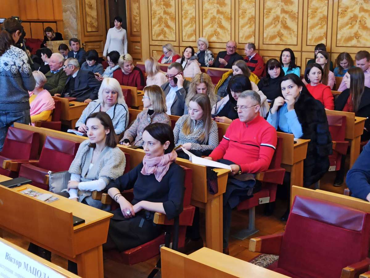 Питання запобігання торгівлі людьми та домашньому насильству обговорили на профільній нараді у Закарпатській ОДА