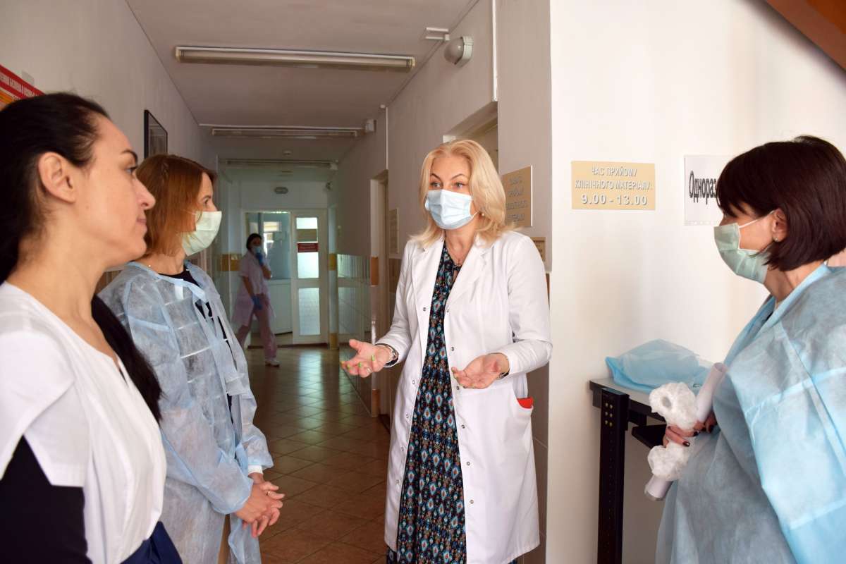 Biosafety box was transferred to the Transcarpathian laboratory testing for coronavirus